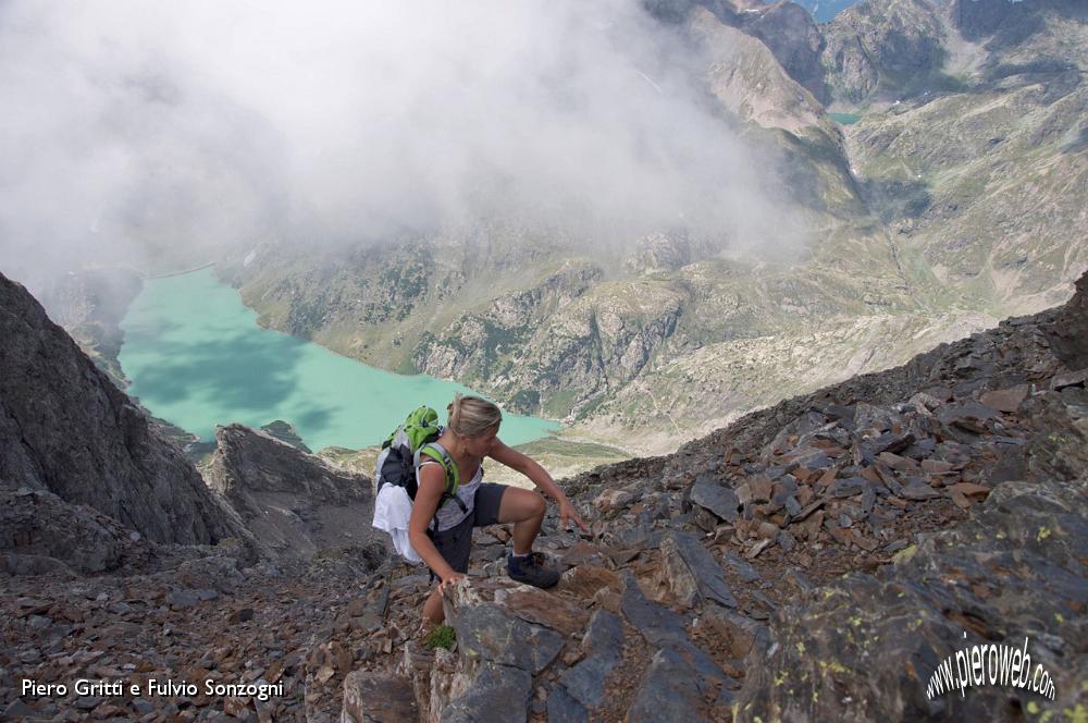 45 Sotto a picco il Lago del Barbellino (foto Fulvio)o.jpg